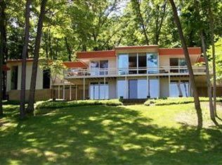 1718 W Kilgore Rd, Kalamazoo, MI 49008