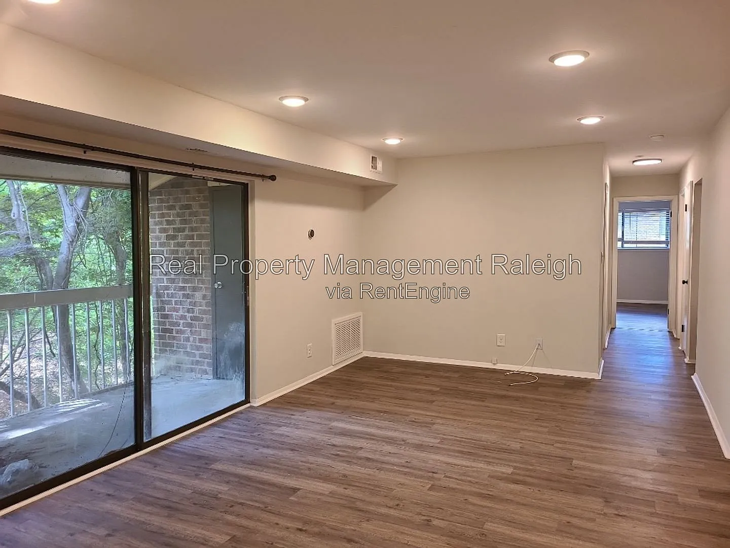 3 bed, 1.5 bath, 1044 sqft, $1,415 — Photo 4