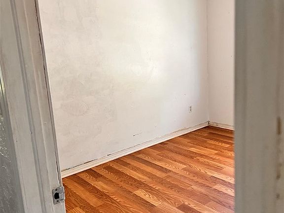 4th image of 2601 NW Lindy Ave