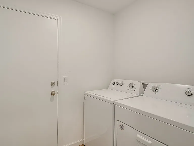 975 Jubal Ln — Photo 10
