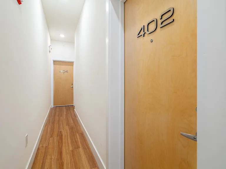 300 Market St #402 — Photo 15