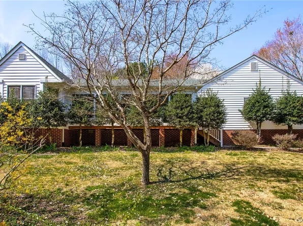 12706 Petersburg St, Chester, VA 23831