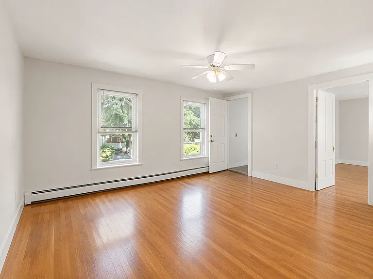 19 Wentworth Ave #2 — Photo 5