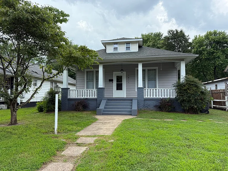 1911 Jackson St — Photo 2
