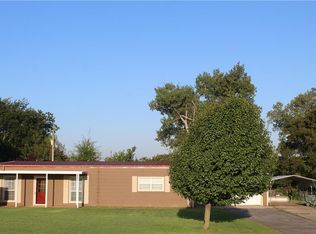 711 Airport Rd, Prague, OK 74864