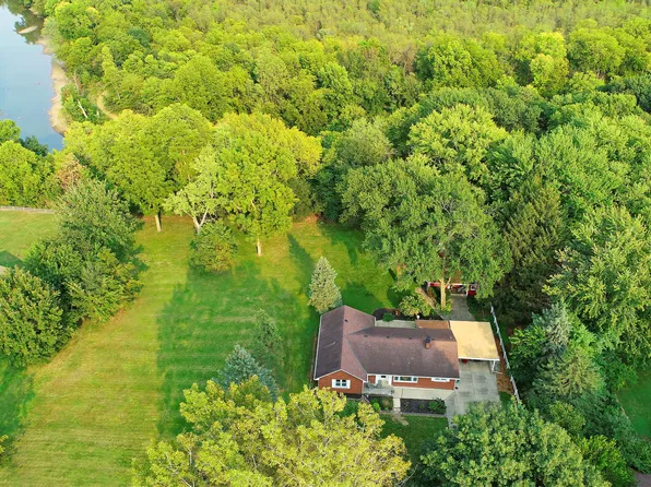 1201 Columbus Rd, Streator, IL 61364