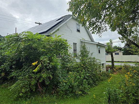 3rd image of 1301 Latrobe Derry Rd