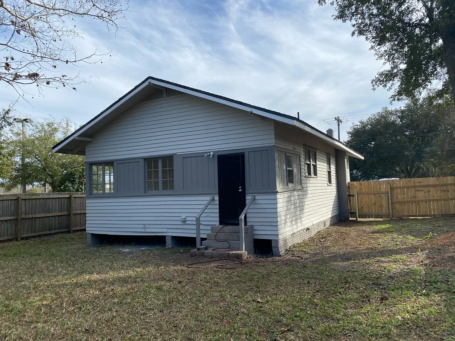 2735 Forbes St — Photo 2
