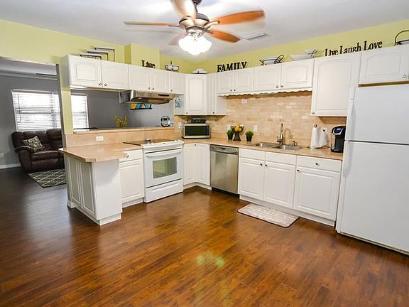 5th image of 2777 38th St N