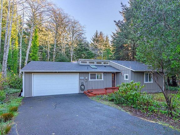 2nd image of 199 SW The Pines Dr