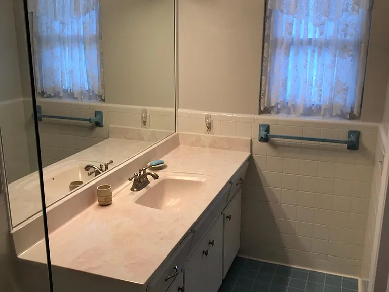 BR1 Bathroom