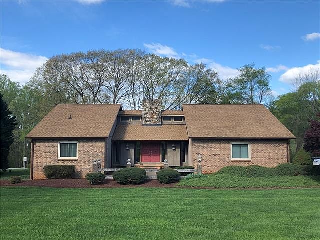 1st image of 1918 Fairway Dr
