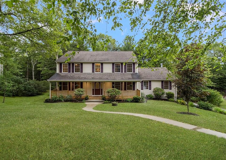 1st image of 61 Moraine Ct