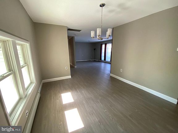 5th image of 7839 Bagley Ave