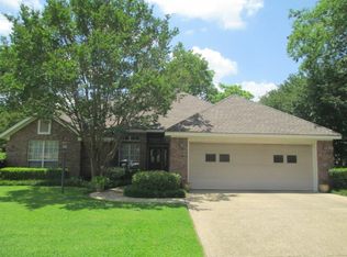 1408 N Davis Ave, Cameron, TX 76520