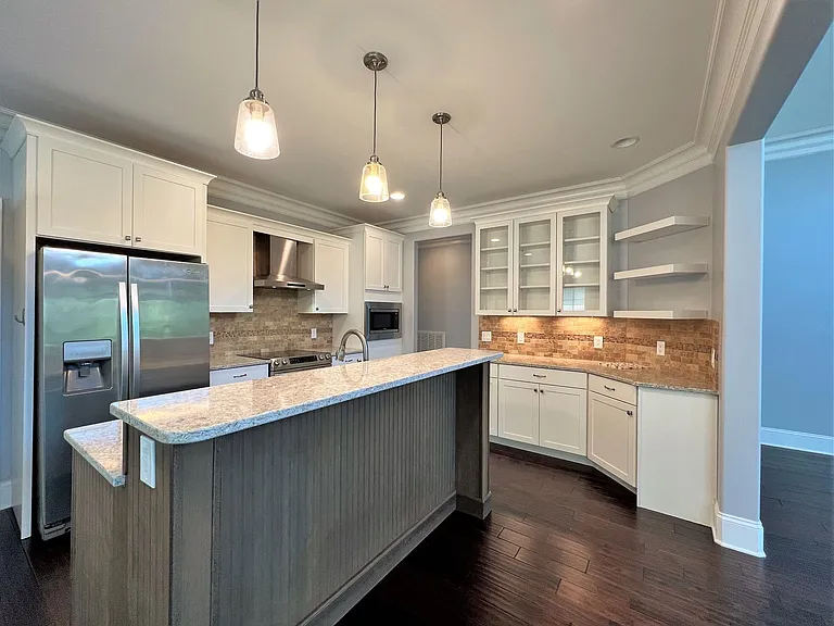 1121 Andalusian Way — Photo 8