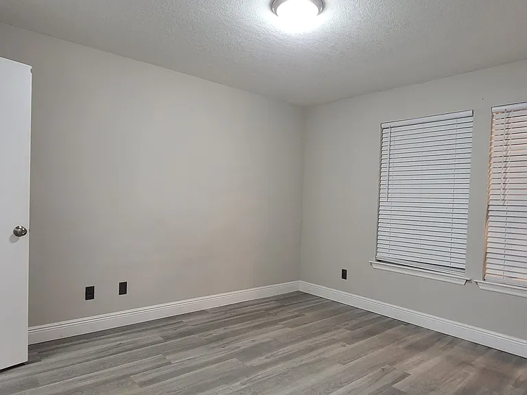 6148 Westgate Dr #103 — Photo 12