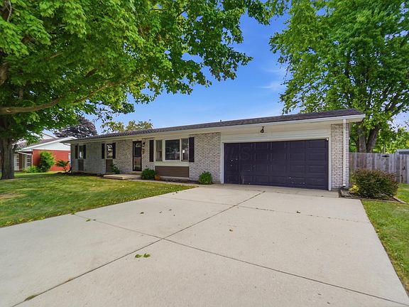 3rd image of 760 Humble Dr