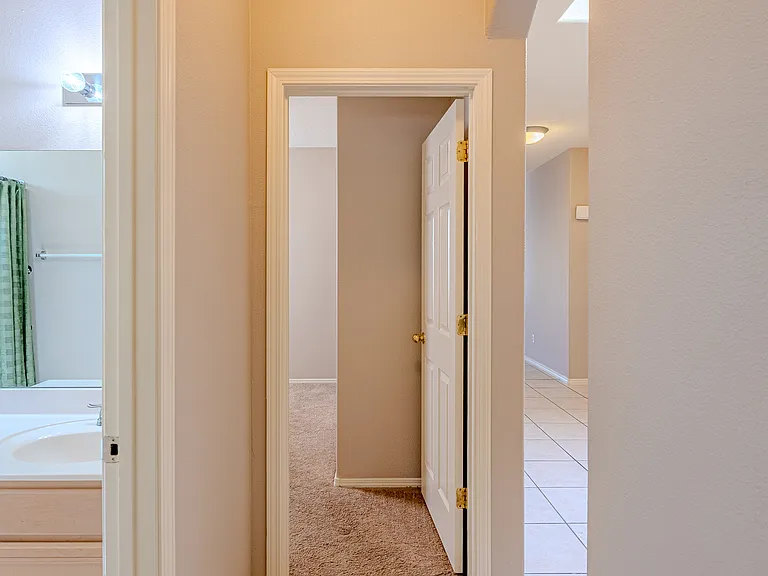 1124 Calle Corvo NE — Photo 41