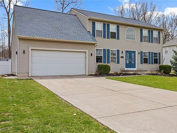 3rd image of 7073 Oak Tree Dr S