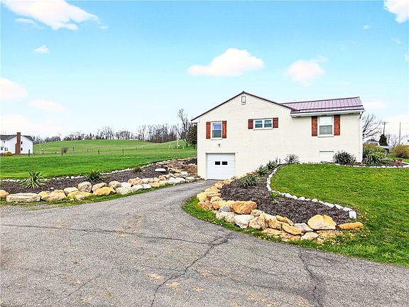 4th image of 409 Pleasant Valley Rd