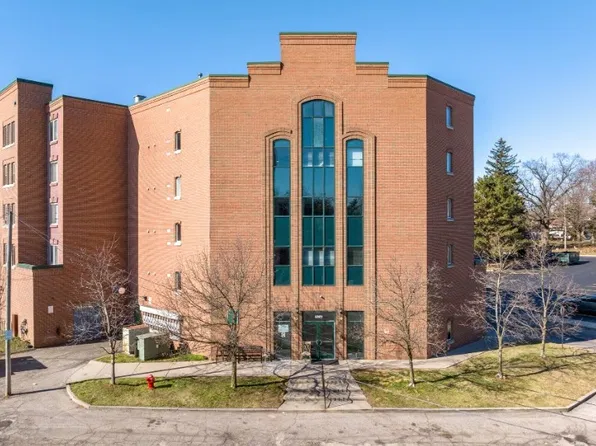 Newberry Square Apartment