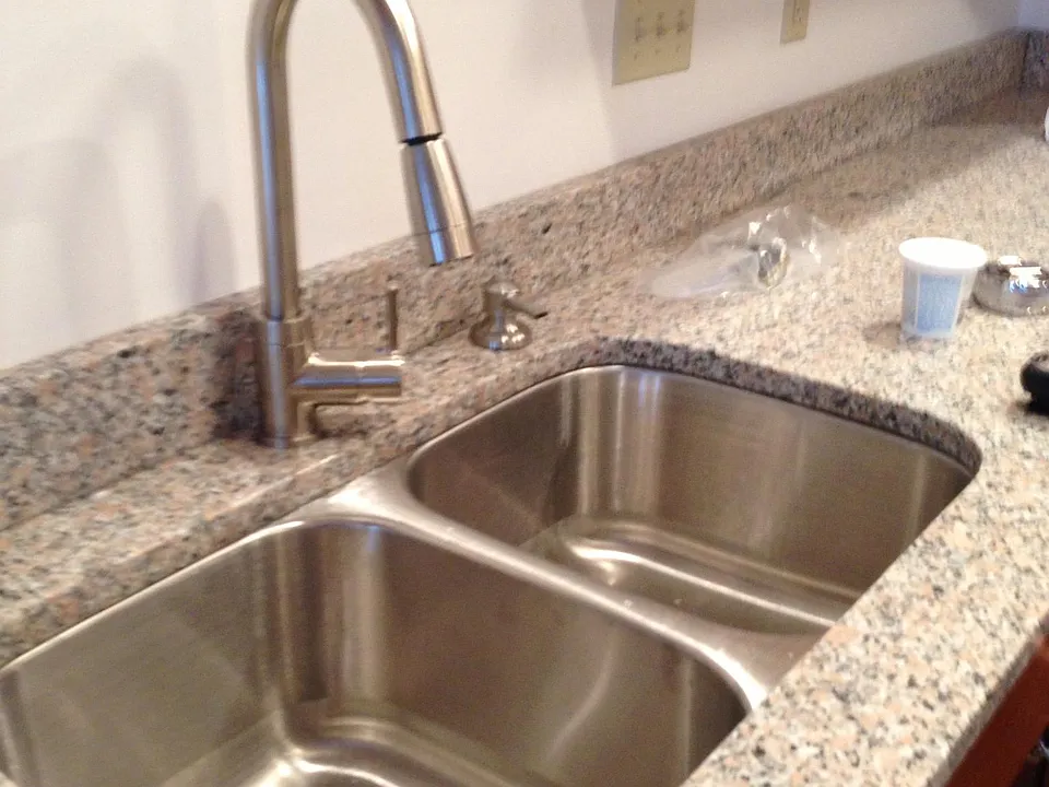 Pull-out faucet and undermount sink