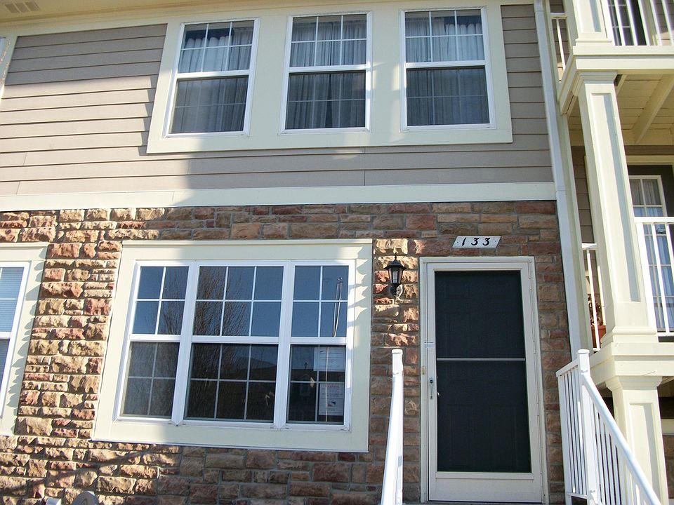 1st image of 133 Emerald Chase Dr