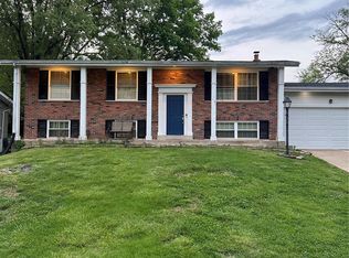 1121 Bromfield Ter, Ballwin, MO 63021