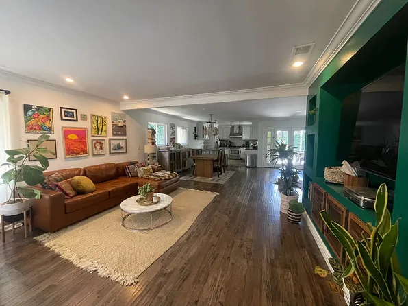 2927 Halldale Ave, Los Angeles, CA 90018