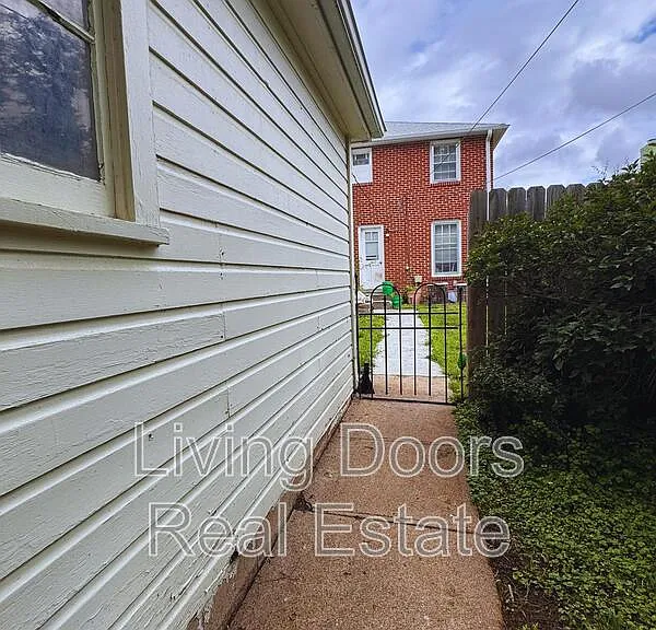 2301 South St — Photo 19