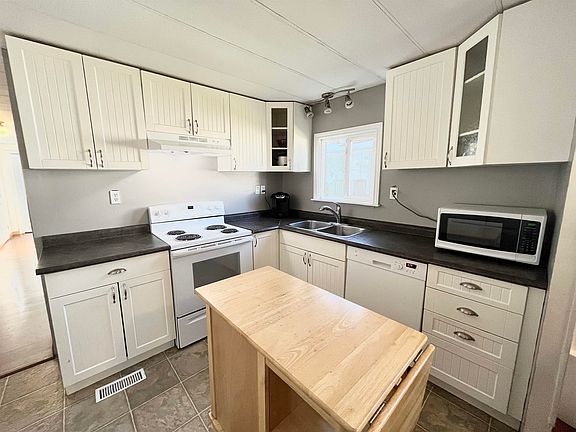 3rd image of 9016 75th St