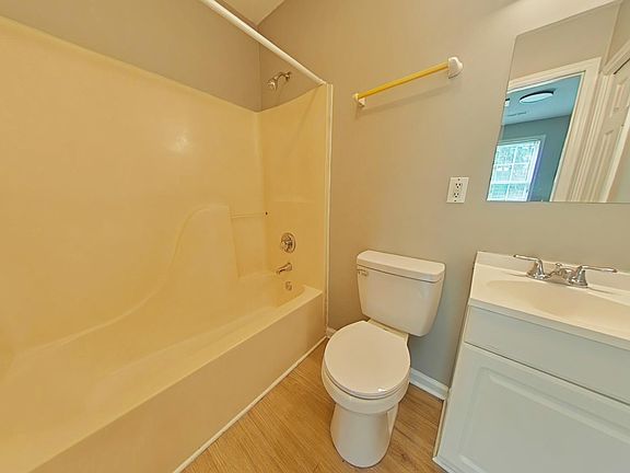 5th image of 3106 Henry St