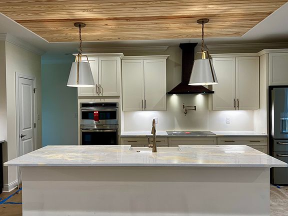 3rd image of 903 Inlet View Dr.