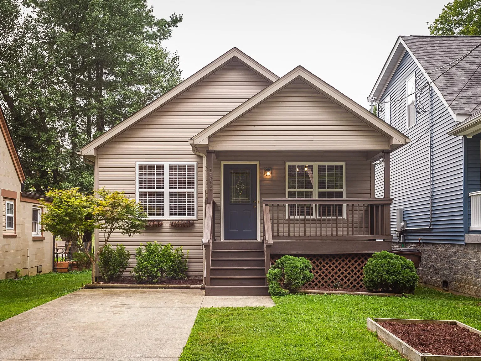 3 bed, 1032 sqft, $1,900 — Photo 1