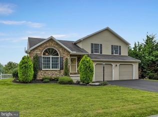 328 Big Spring Rd, Etters, PA 17319