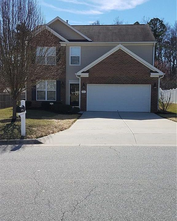 1st image of 3827 Raintree Dr