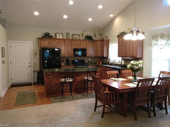 2nd image of 57 Waterford Way