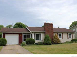 5961 North Dr, Lake View, NY 14085