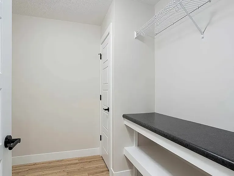 413 E Donahue St #0 — Photo 11