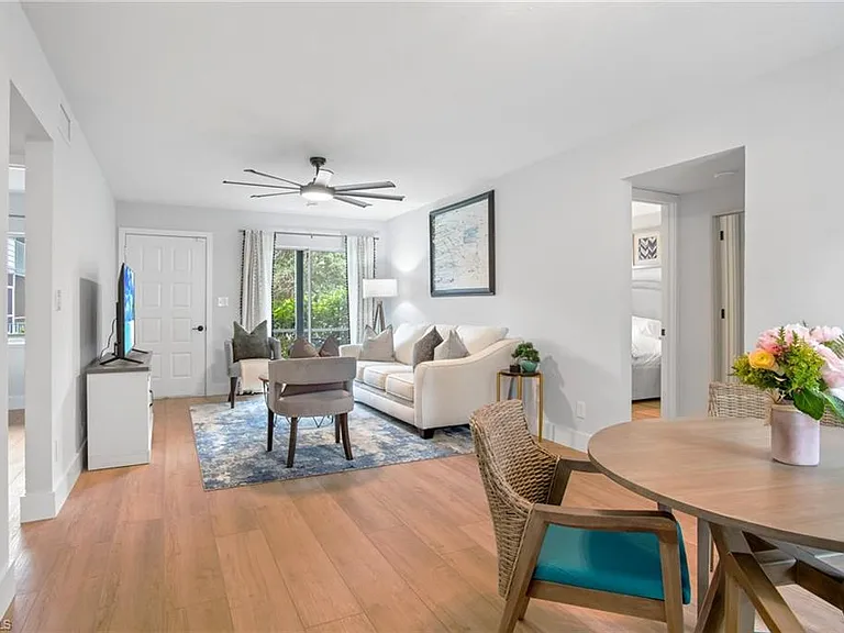 1275 7th Ave N #201 — Photo 4
