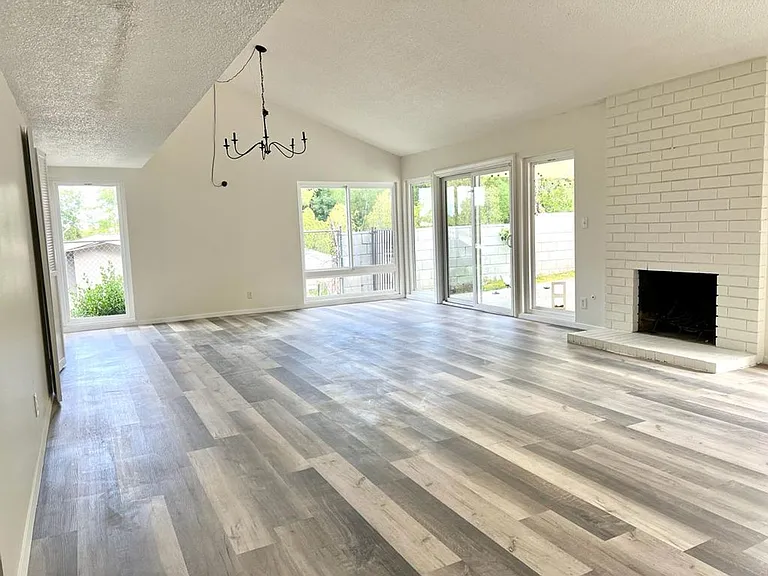 24360 Crestlawn St — Photo 16