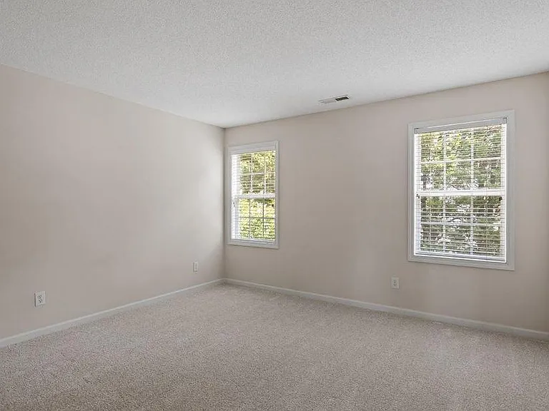 107 Fox Trail Ln — Photo 17