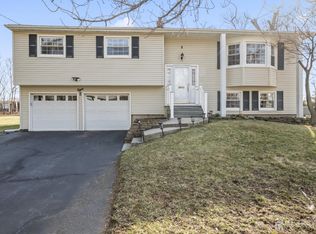 8 Tompkins Rd, East Brunswick, NJ 08816