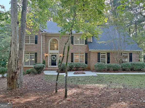 270 Emerald Lake Dr, Fayetteville, GA 30215
