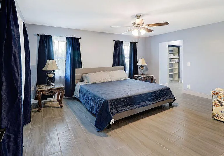 615 NE 15th Pl — Photo 17