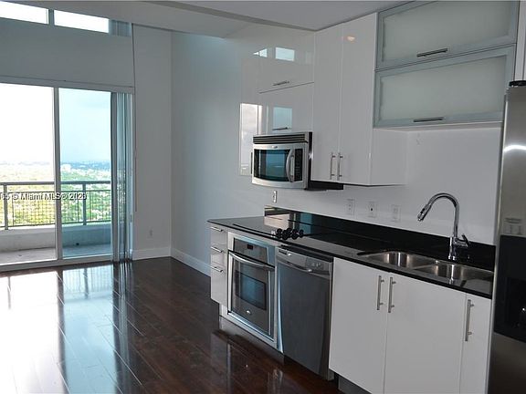 5th image of 60 SW 13th St APT 3011