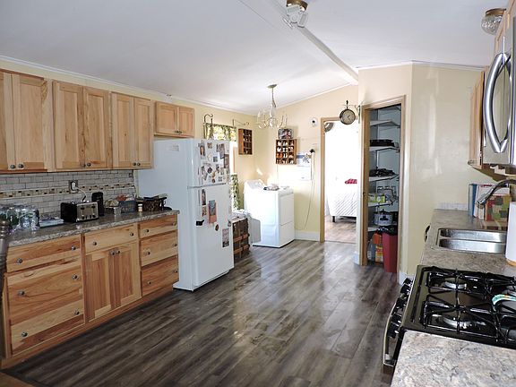 4th image of 363 Butterhill Road