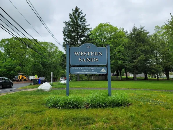 6 Western Sands, Wallingford, CT 06492