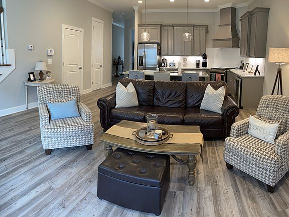 3rd image of 1401 Pinnacle Park Ln APT 406